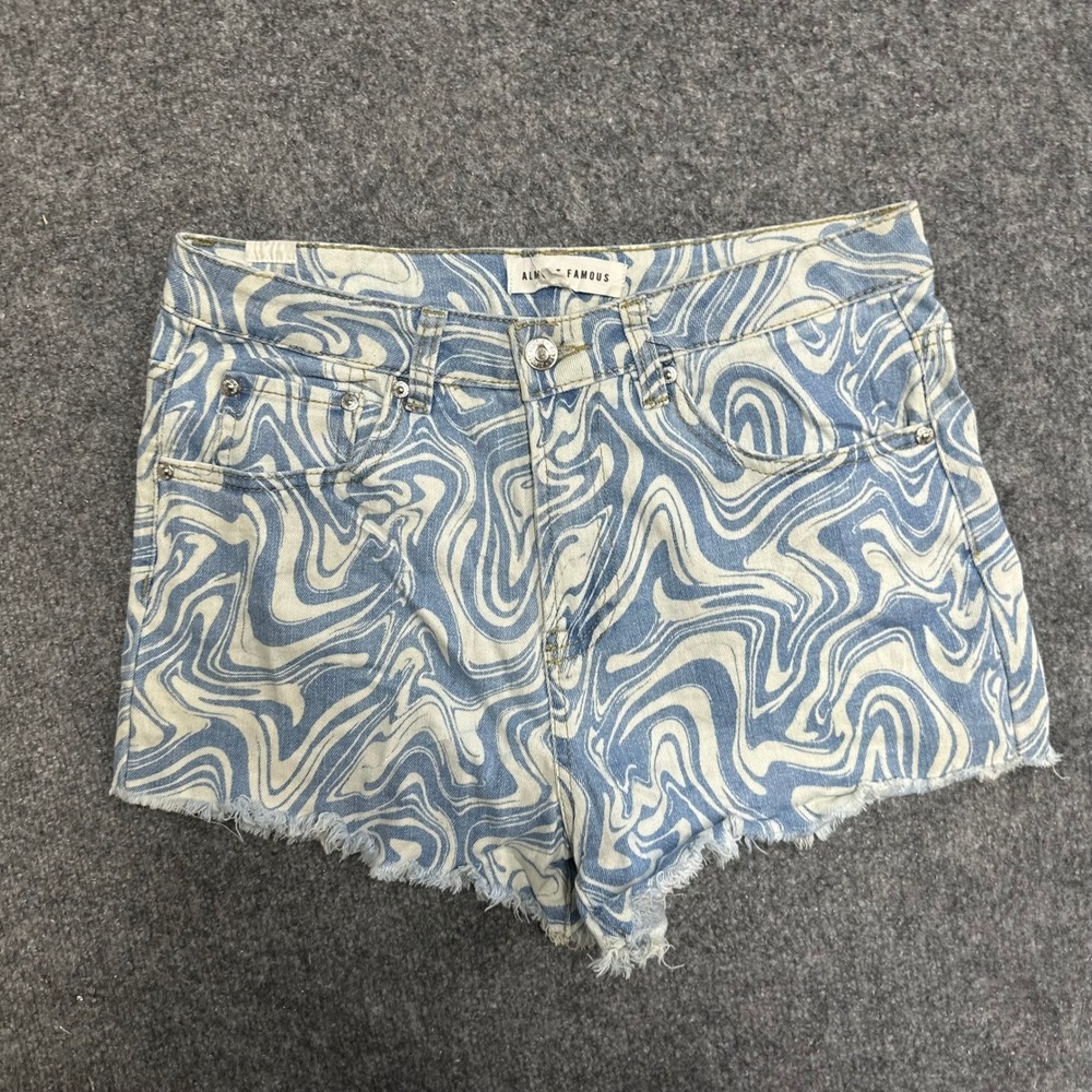 Almost Famous Shorts Womens Size 7 Blue Marble Swirl Print Raw Hem Denim Jean